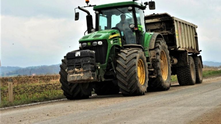 1571661413_traktor.jpg