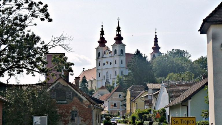 1536053976_ur-sveta_trojica.jpg