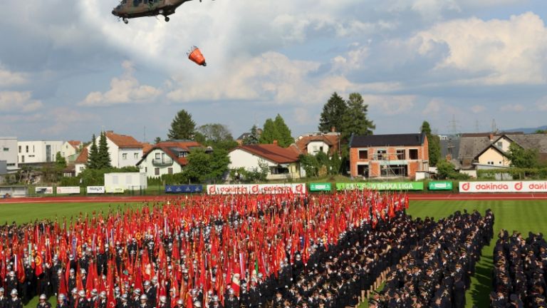 1535470366_cg_helikopter_nad_ptujskim_jezerom.jpg