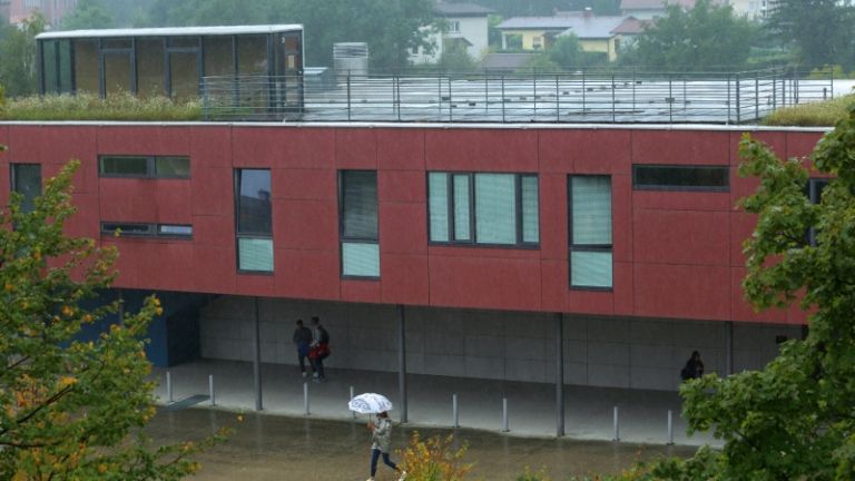 1505316581_cg_gimnazija_streha.jpg