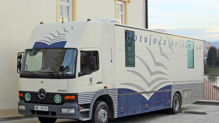 1479747276_cg_dornava_bibliobus.jpg