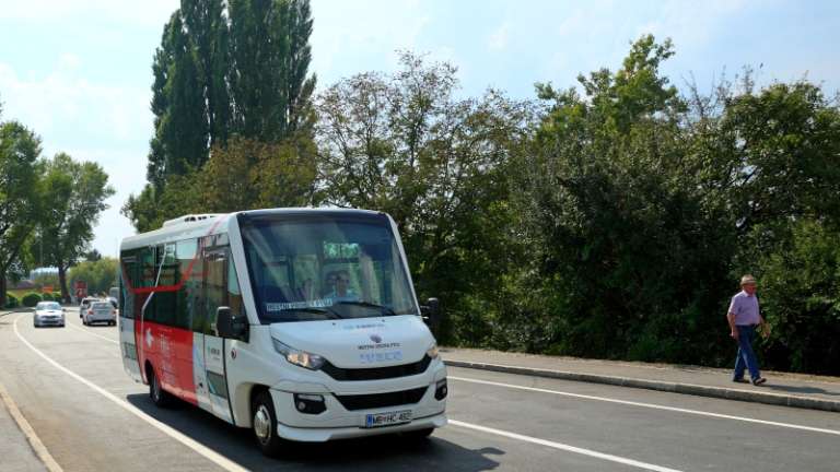 1671473189_cg_bus.jpg