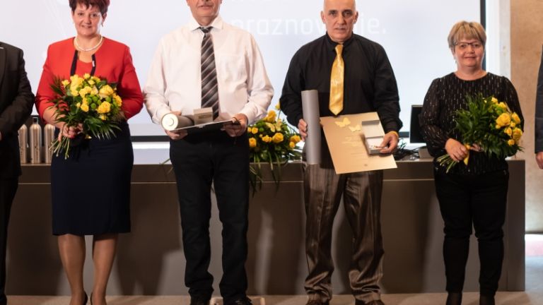 1637854166_sk-zlati_metulji.jpg