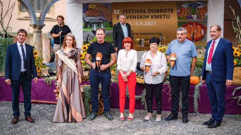 1631793885_mg_grajsko_ocenjevanje_vin_1.jpg