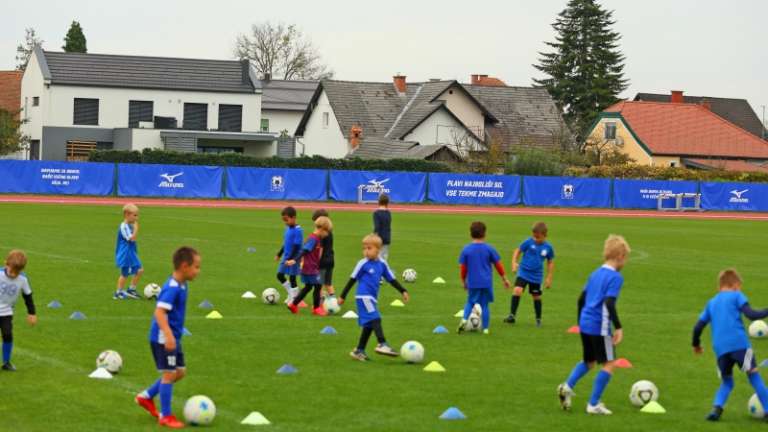 1666877457_cg_paneli_mestni_stadion.jpg