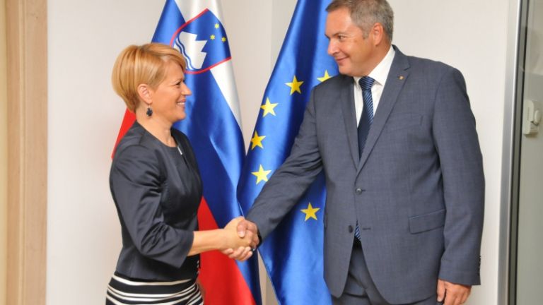 1537083395_mv-kmetijska_ministrica.jpg
