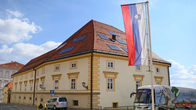 1616425192_cg_knjiznica_1.jpg