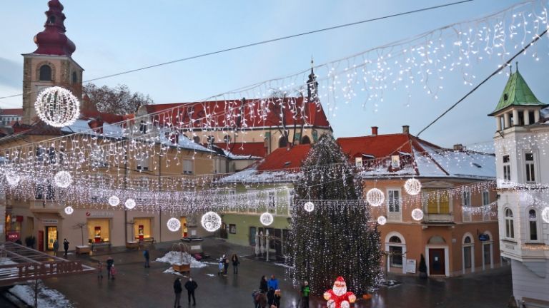1607607859_cg_prizig_luci_ptuj_okrasitev.jpg
