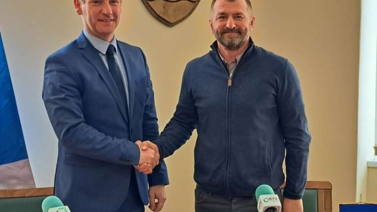 1680281912_mh-nov_podzupan.jpg