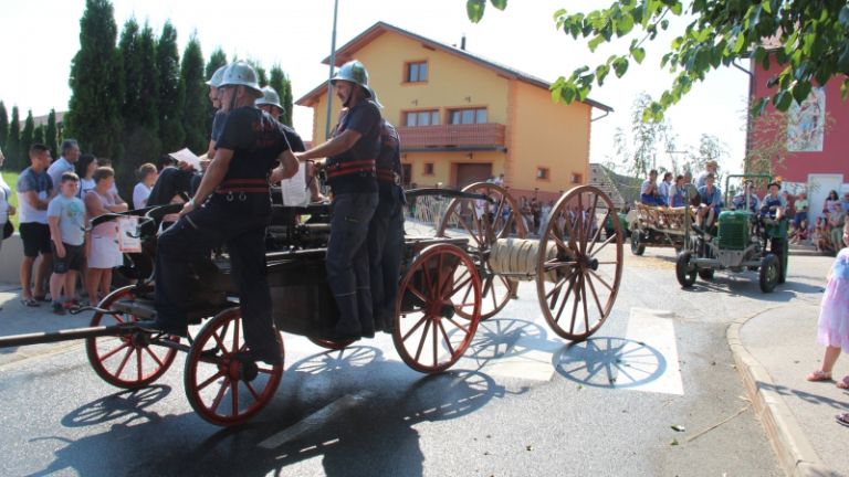 1536581860_mz_kmecki_praznik.jpg