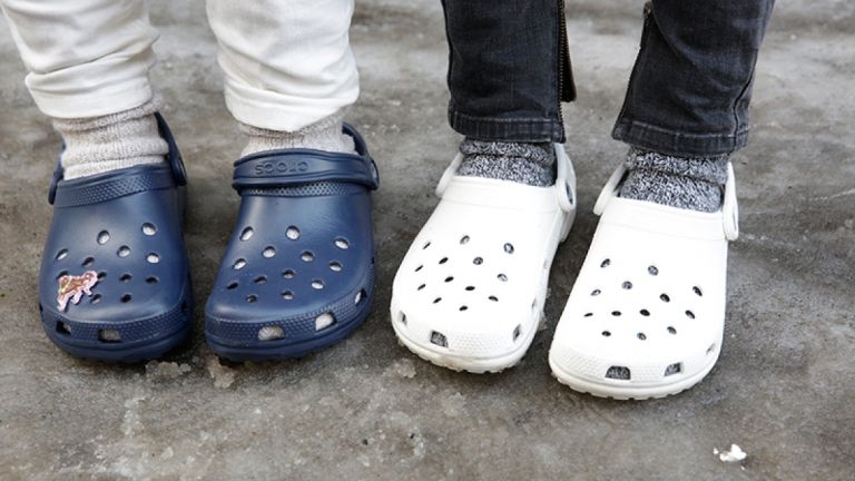 1465151952_crocs-3.jpg