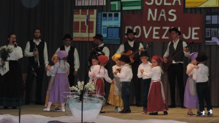 1651170282_mh-130_let_sola_sredisče.jpg
