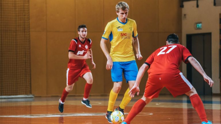 1573477498_cg_futsal_tomaz.jpg