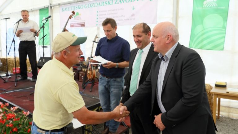 1498114099_cg_kgz_dan_odprtih_vrat_1.jpg