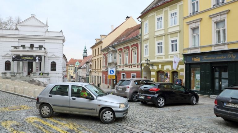 1522161988_cg_parkirisce.jpg