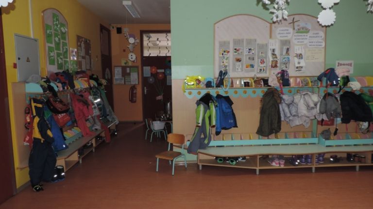 1520947943_ml-garderobe_vrtec_ivanjkovci.jpg