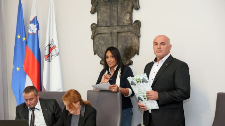 1509185014_cg_drevesa_podpisi_benka_pulko.jpg