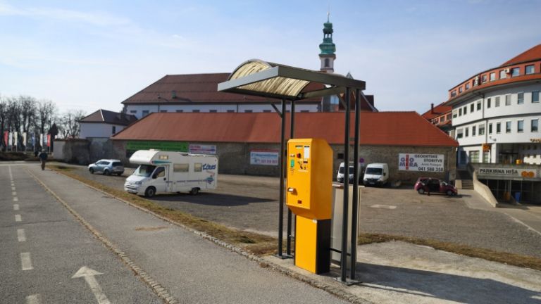 1581342207_cg_parkirna_hisa.jpg
