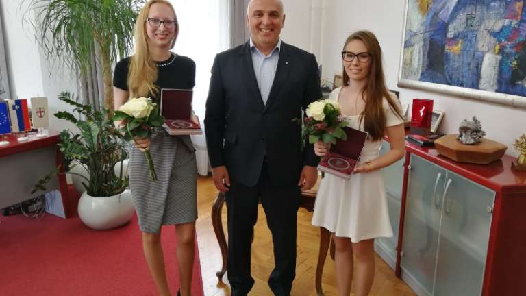 1528627388_dz-naj_studentki.jpg