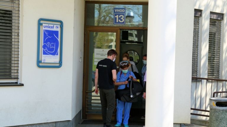 1625481884_cg_obiski_porodnisnica.jpg