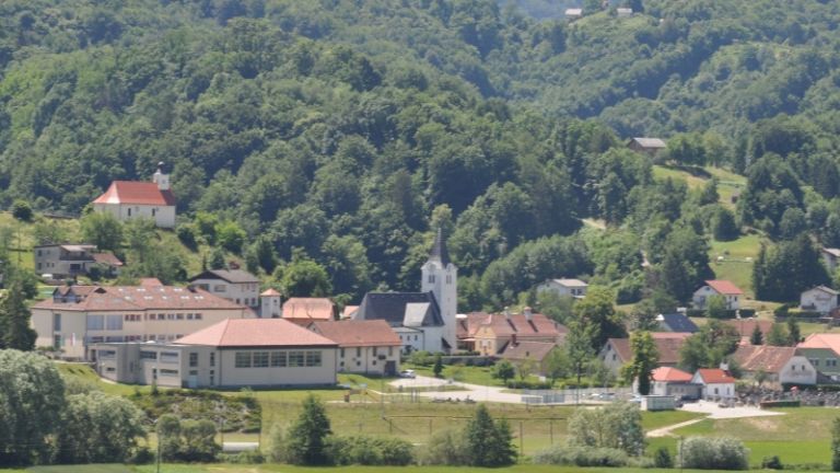 1609165890_mv-makole_obdarovanje.jpg