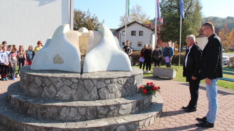 1572274732_mz_videm_komemoracija.jpg