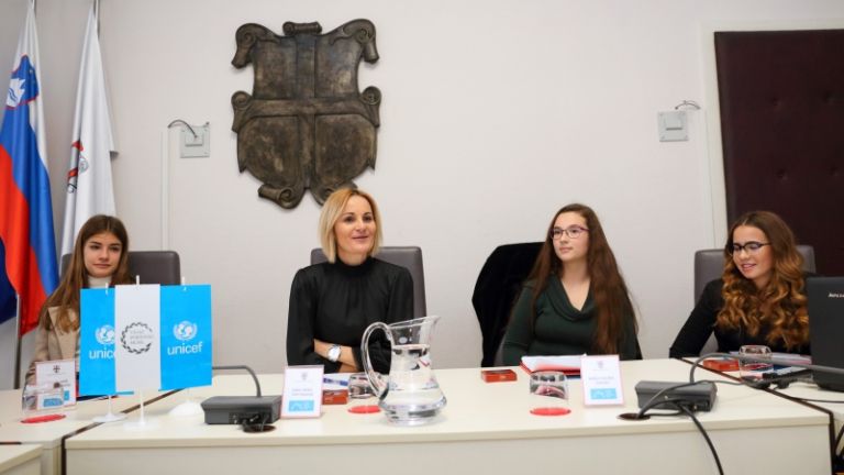 1573989979_cg_otroski_mestni_svet.jpg