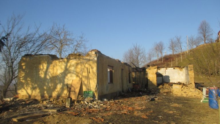 1483631611_em-pozar_2.jpg