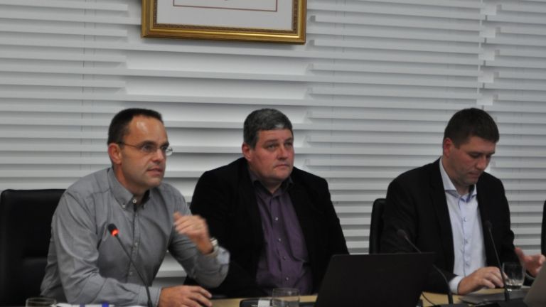 1477905009_mv-direktor_obcinskega_podjetja.jpg