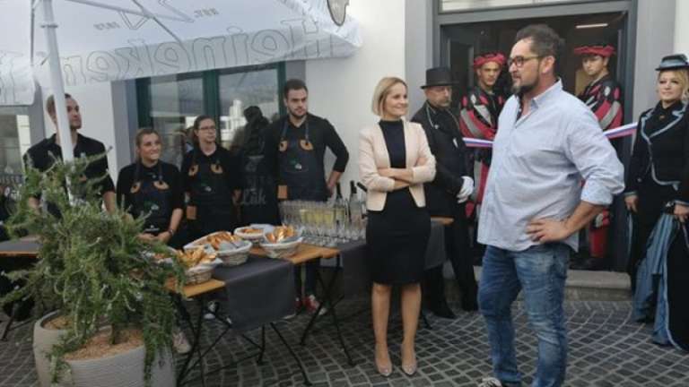 1570018501_luk.jpg