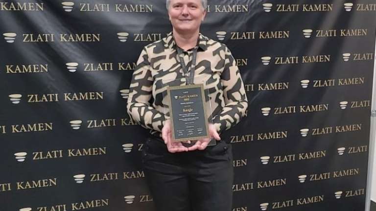 1677663362_kozje_zlati_kamen_lezeče.jpg
