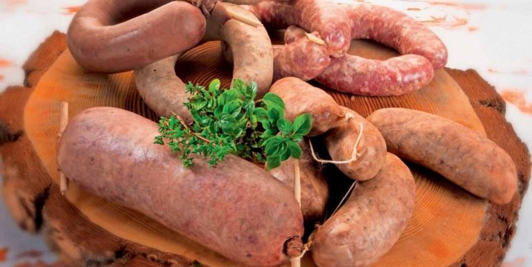 koline-pestrost-slovenskih-klobas-1-100_1115x560_acf_cropped.jpg