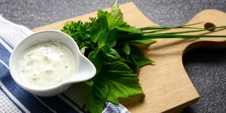 salad-dressing-g4d53e0056_1920_1115x560_acf_cropped.jpg