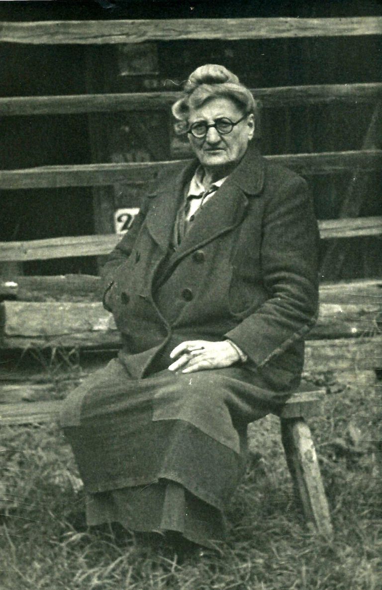 Frau Komes, foto Muzej Lasko.jpg