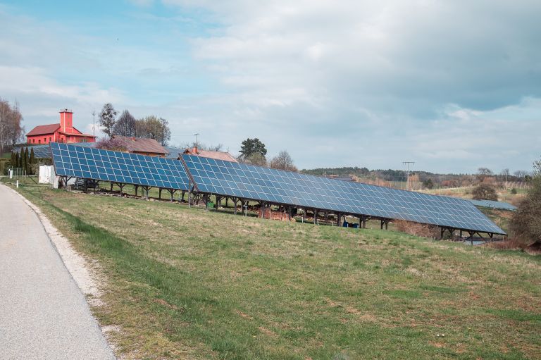 simbolična, solarni-panel, na-prostem, sončna-elektrarna, na-njivi, sončne, fotovoltaika