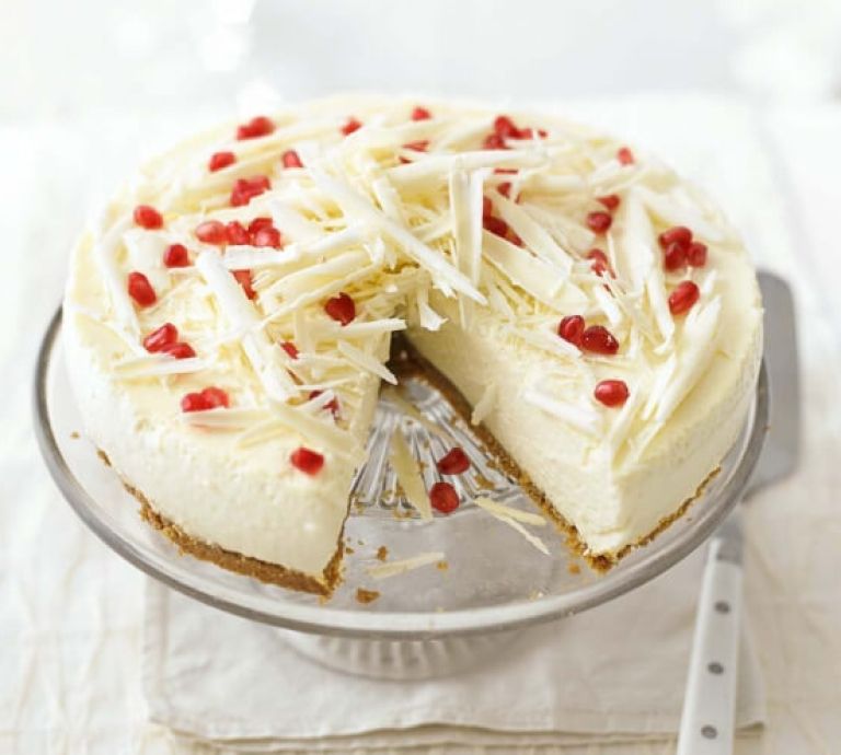 Skutna torta z belo čokolado