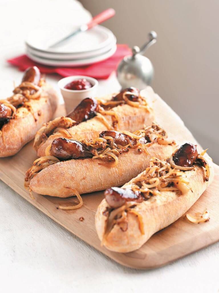 Hotdog s karamelizirano šalotko