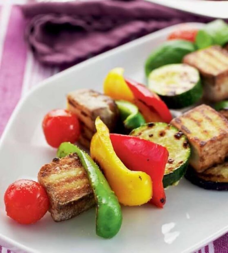 pecena-zelenjava-in-tofu-na-nabodalu