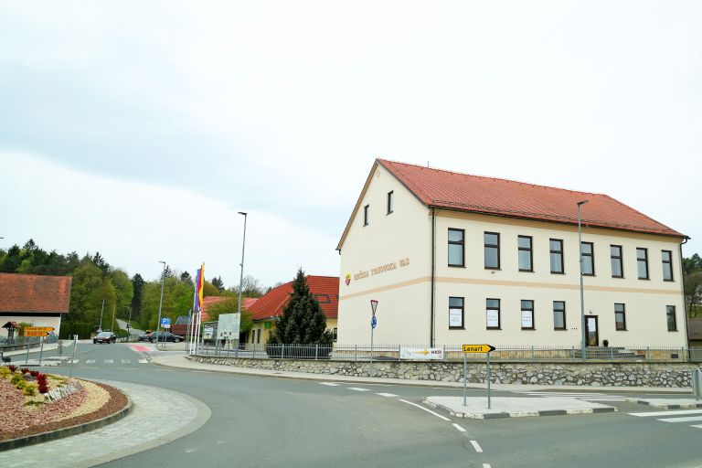 cg_obcinska_stavba_trnovska.jpg