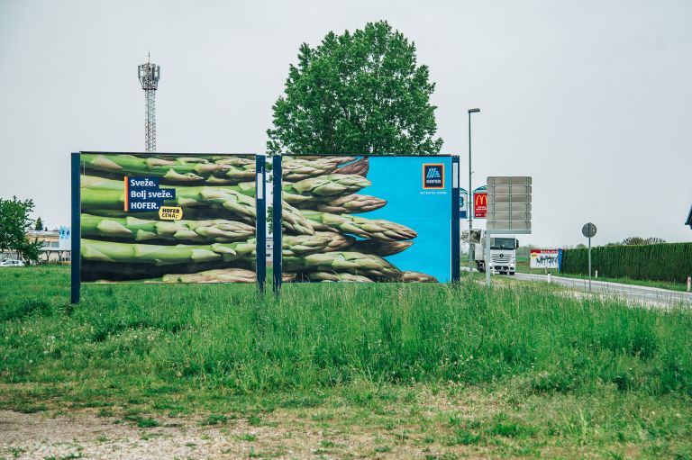 simbolična, reklamni-pano, jumbo-plakat, obcestni-pano, oglasni, oglasna-tabla