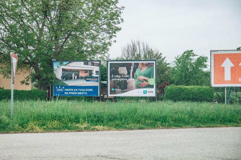 simbolična, reklamni-pano, jumbo-plakat, obcestni-pano, oglasni, oglasna-tabla