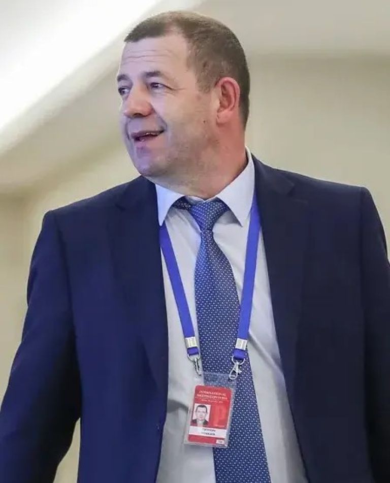 The_Representative_of_the_General_Staff_of_the_Russian_Armed_Forces,_Yaroslav_Moskalik_-_2018_SOCHI_(cropped).jpg