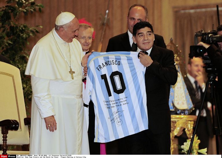 papež frančišek, maradona.jpg
