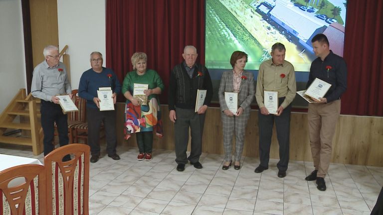 EK_zbornik prvenci.jpg