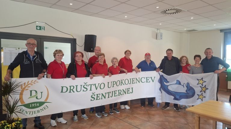 Ekipa DU Šentjernej - organizacijski del.jpg
