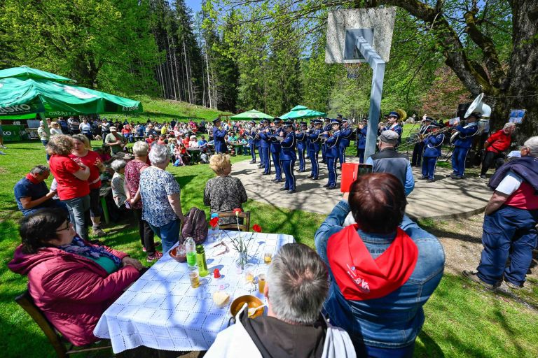 prvi maj, godba na pihala, jesenice.jpg