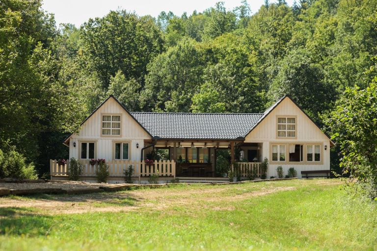 farma, kmetija