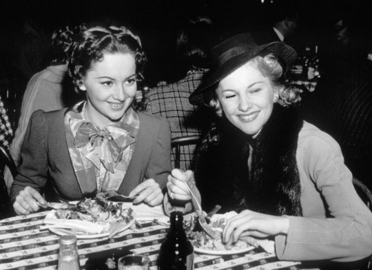 Joan Fontaine, Olivia de Havilland