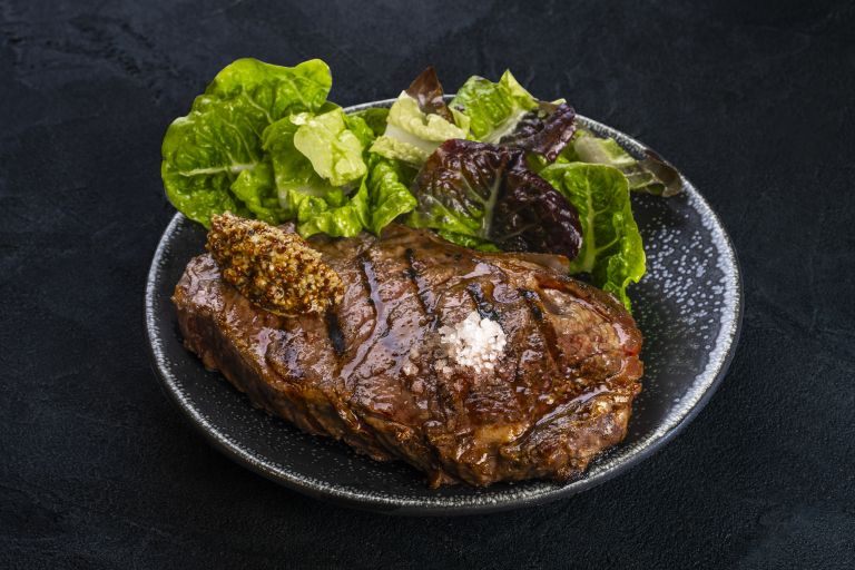 Premium goveji rib eye AVE Grill je poslastica za prave gurmane.