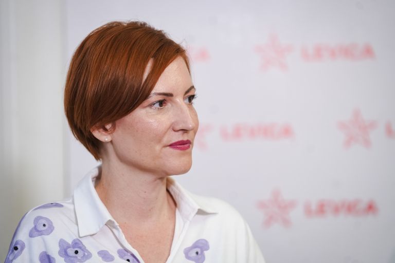 Ministrica za kulturo Asta Vrečko